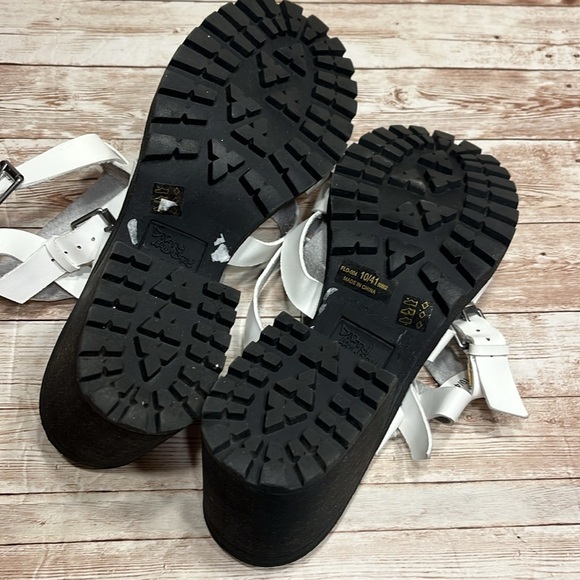 NWOB Dirty Laundry White Chunky Block Heel Roman Ankle Sandals Size 10 / 41 - Picture 2 of 7